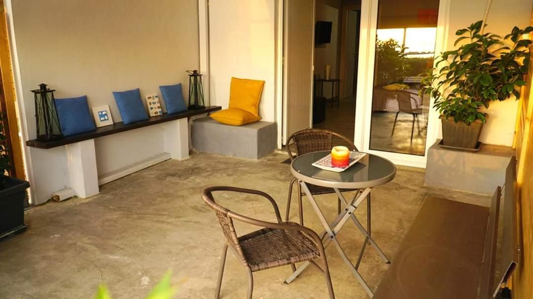 New Seafront Studio Guest House Анависос Екстериор снимка
