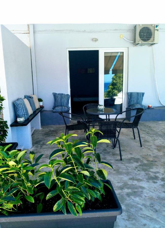New Seafront Studio Guest House Анависос Екстериор снимка